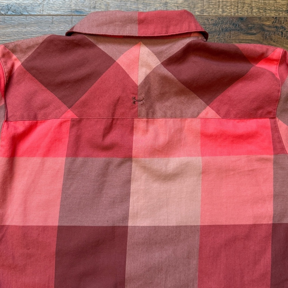 Under Armour UA Women's Tradesman Fitted Button Down Red Plaid Shirt Size Medium - Picture 11 of 14